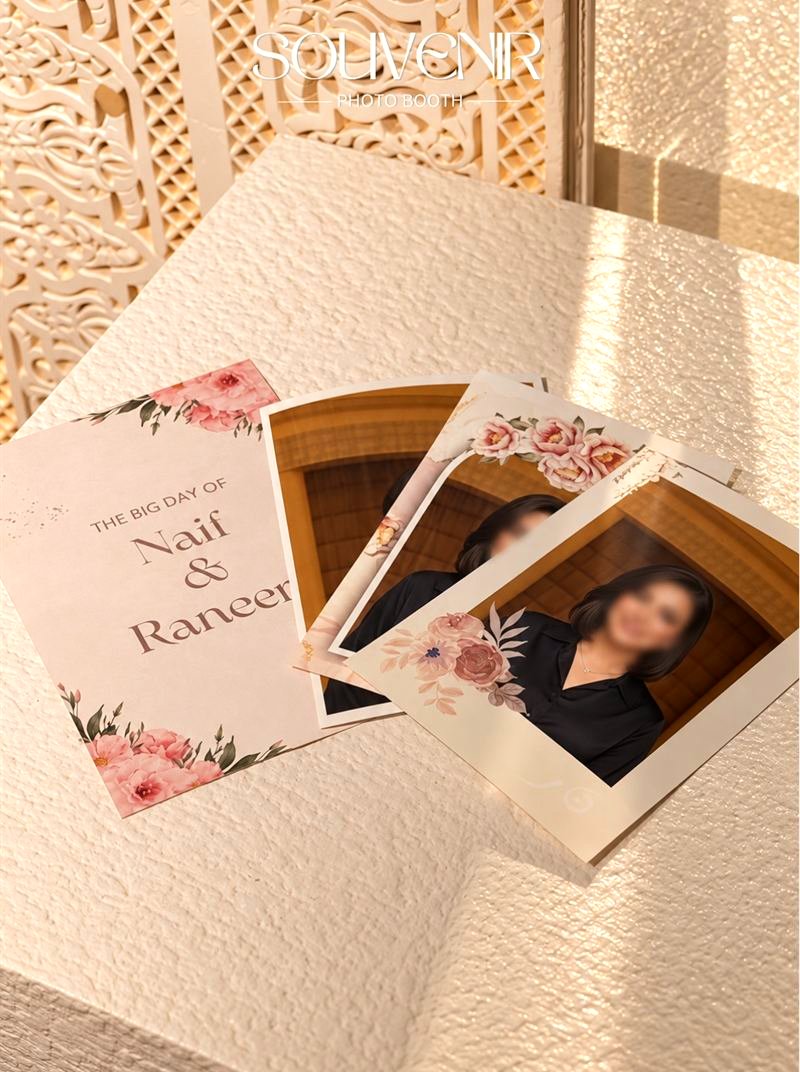Wedding photo cards with floral design